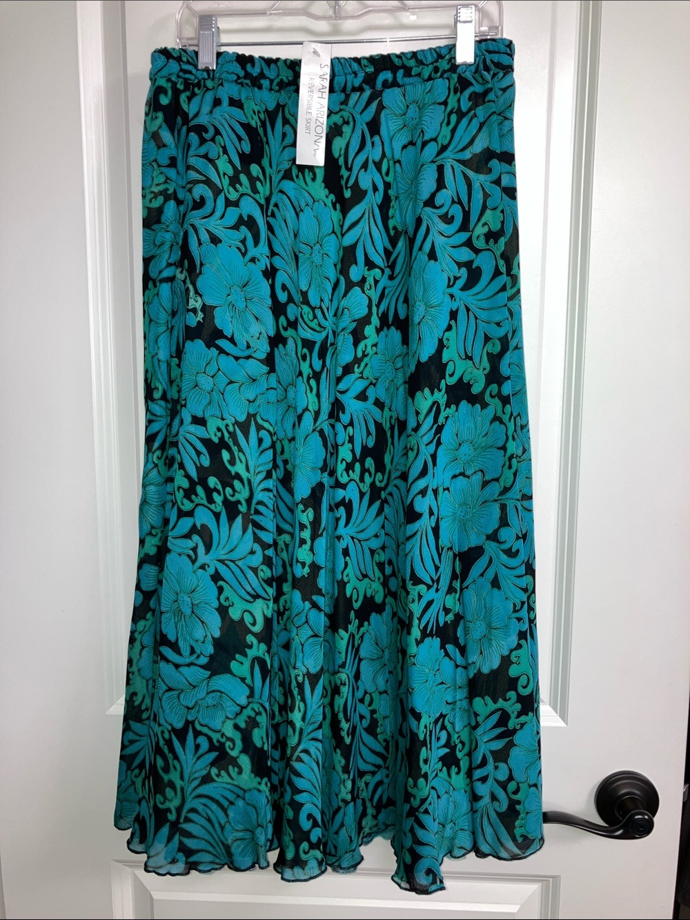 NWT Sarah Arizona M skirt reversible 2 in 1 floral turquoise blue